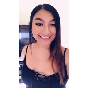 Meet your Posher, Deena